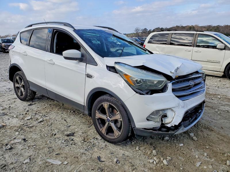 Photo 4 from auction – 2017 FORD ESCAPE SE with VIN 1FMCU0GDXHUA87870