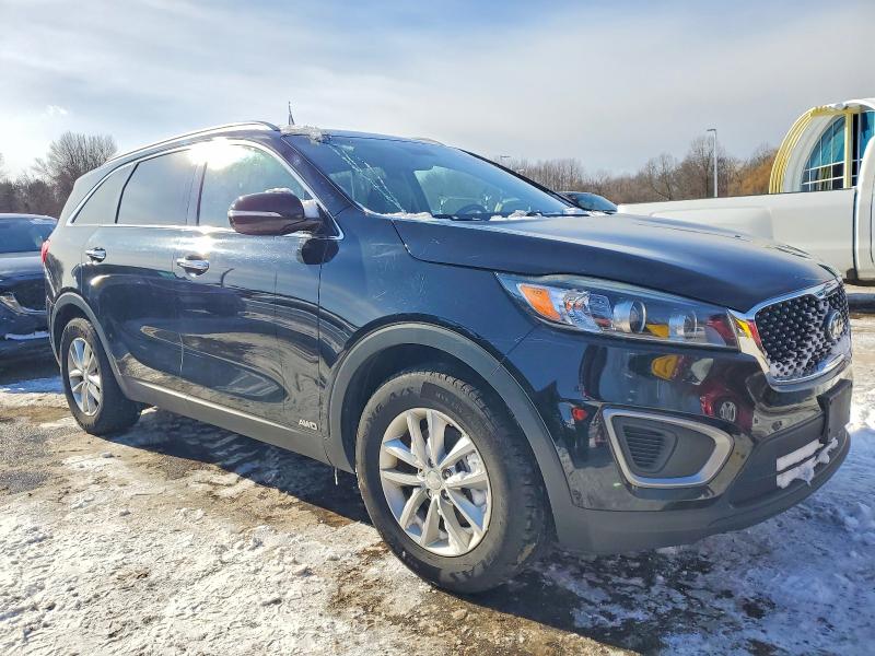 Photo 4 from auction – 2017 KIA SORENTO LX with VIN 5XYPGDA35HG290428