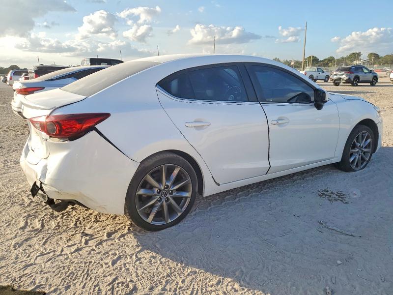Photo 3 from auction – 2018 MAZDA 3 TOURING with VIN 3MZBN1V35JM216697