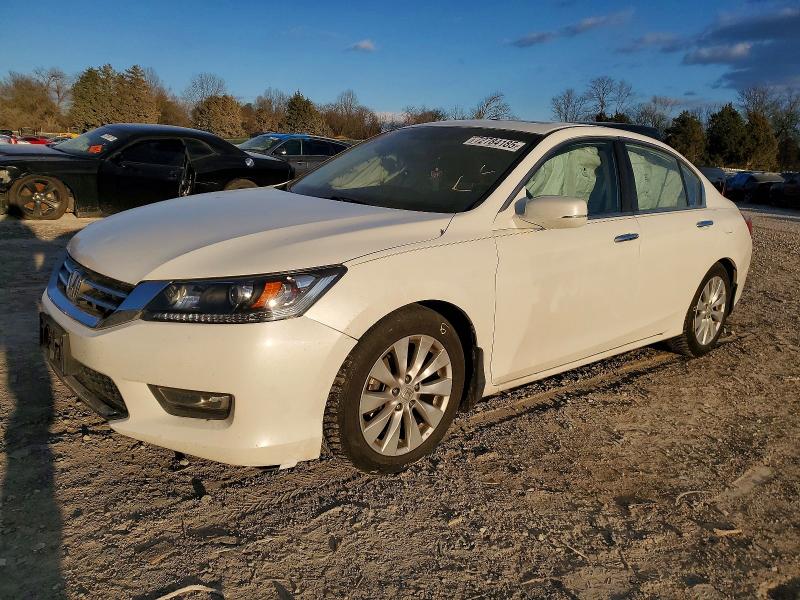 HONDA ACCORD 2013 with VIN 1HGCR2F89DA216975 - Photo from auction