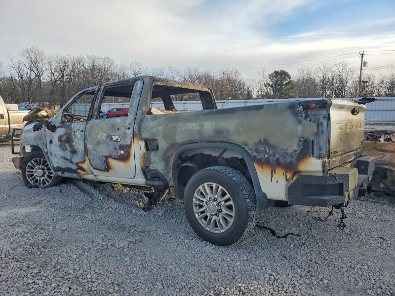 Photo 2 from auction – 2020 CHEVROLET SILVERADO with VIN 1GC4YREY8LF105173