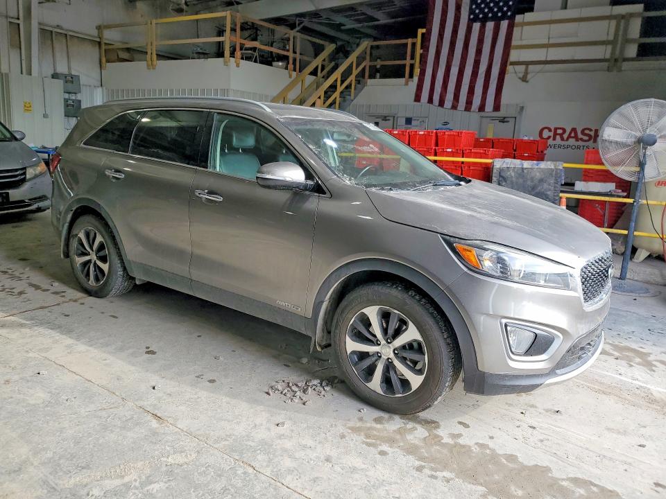 Photo 4 from auction – 2017 KIA SORENTO EX with VIN 5XYPHDA52HG301206