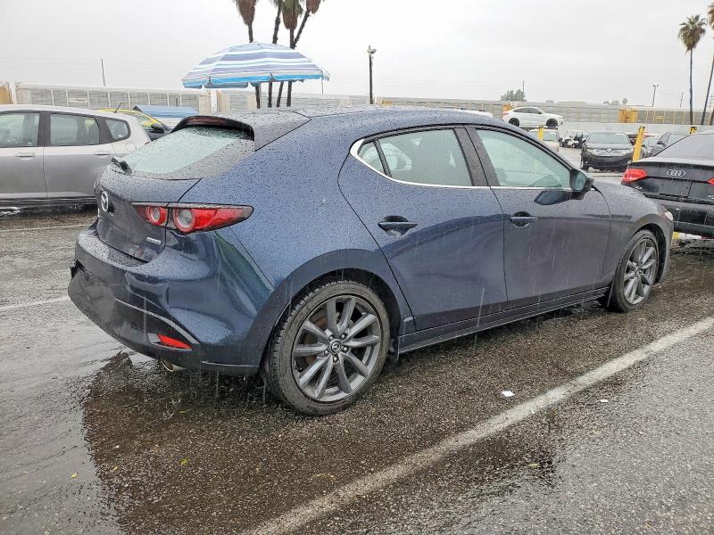 Photo 3 from auction – 2019 MAZDA 3 with VIN JM1BPBJM3K1124813