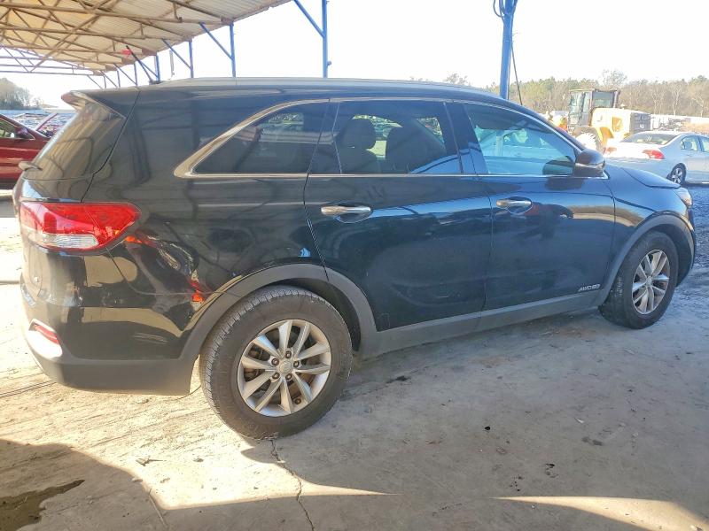 Photo 3 from auction – 2016 KIA SORENTO LX with VIN 5XYPGDA55GG137998