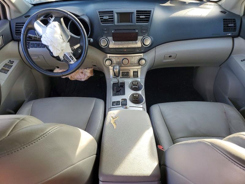 Photo 8 from auction – 2012 TOYOTA HIGHLANDER with VIN 5TDBK3EH7CS097993