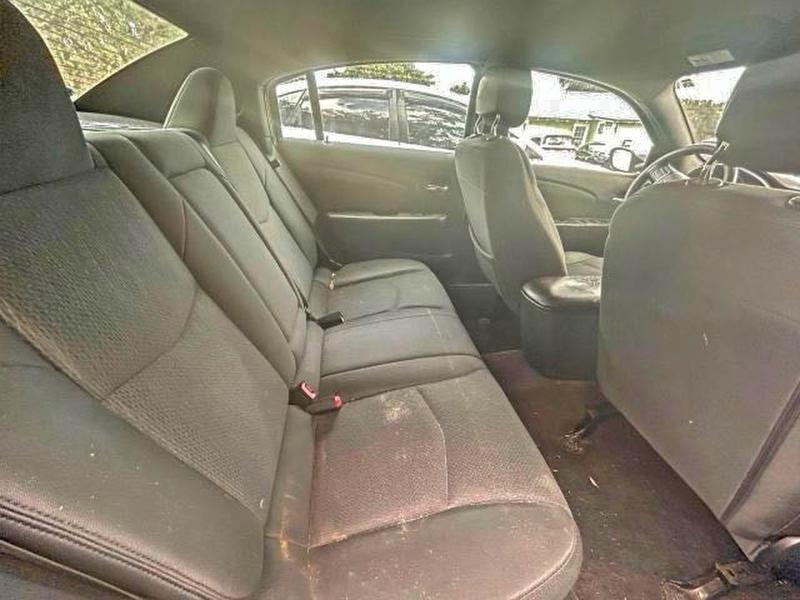 Photo 6 from auction – 2011 CHRYSLER 200 LX with VIN 1C3BC4FB1BN522078