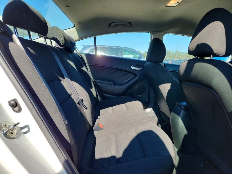 Photo 10 from auction – 2018 KIA FORTE LX with VIN 3KPFK4A78JE239862