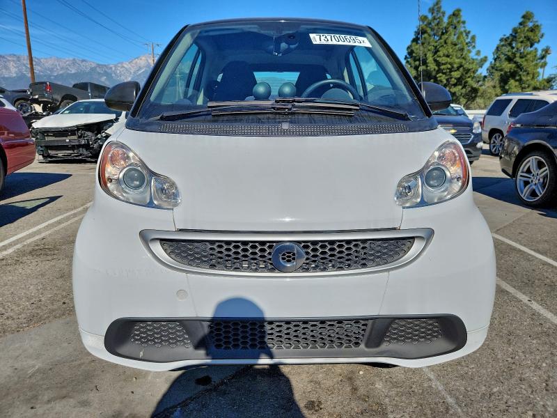 Photo 5 from auction – 2015 SMART FORTWO with VIN WMEEJ9AA0FK833617