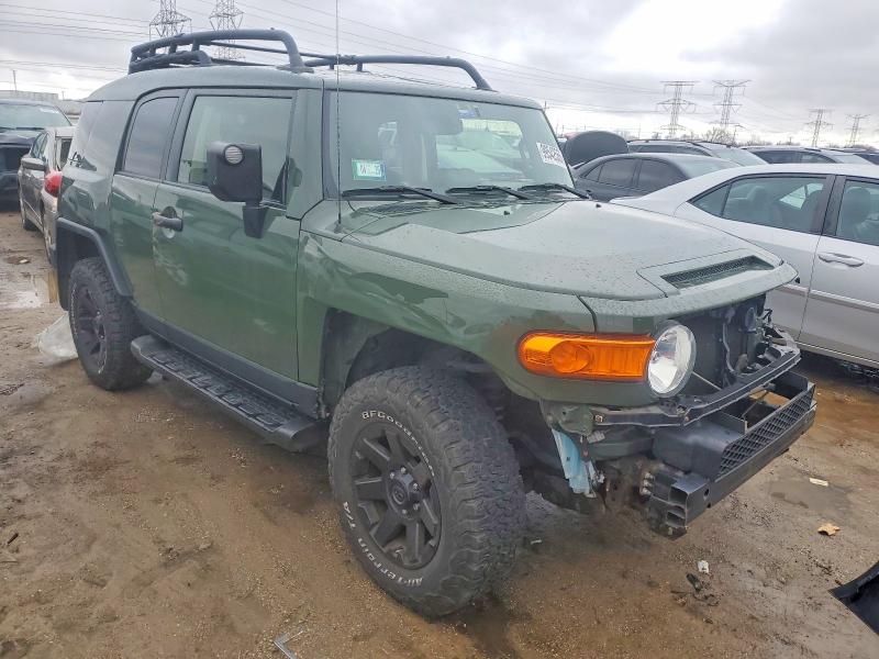 Photo 4 from auction – 2014 TOYOTA FJ CRUISER with VIN JTEBU4BF2EK204960