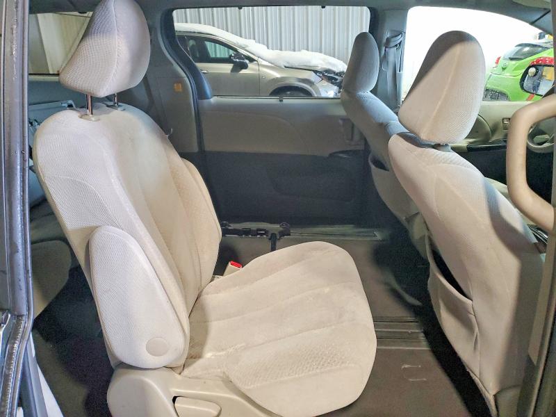 Photo 11 from auction – 2011 TOYOTA SIENNA LE with VIN 5TDKK3DC6BS004370