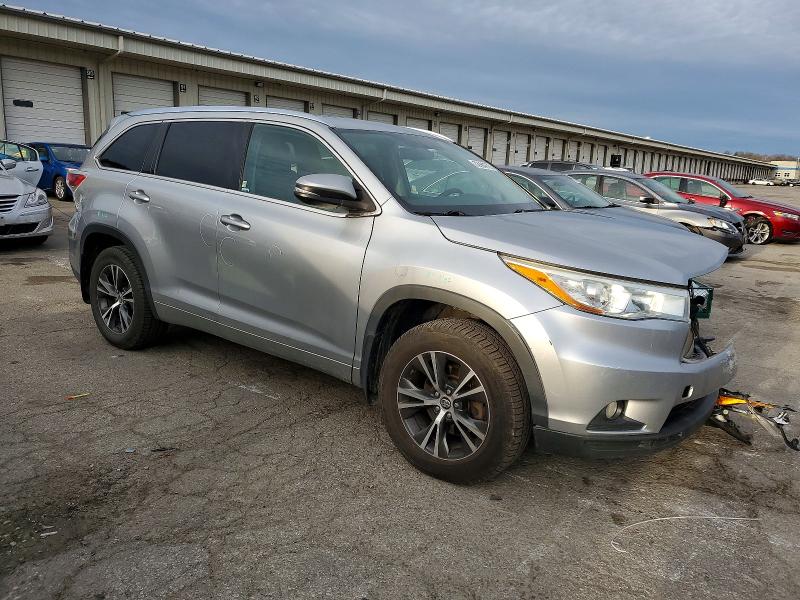 Photo 4 from auction – 2016 TOYOTA HIGHLANDER with VIN 5TDJKRFH4GS329999