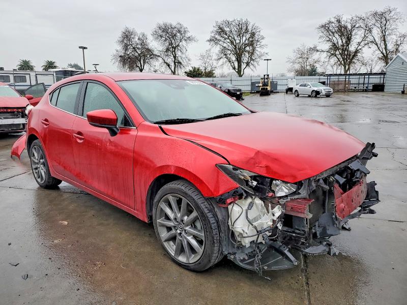 Photo 4 from auction – 2018 MAZDA 3 TOURING with VIN 3MZBN1L35JM199015