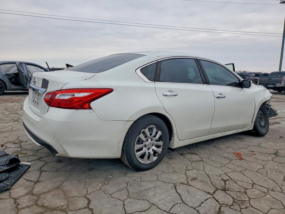 Photo 3 from auction – 2016 NISSAN ALTIMA 2.5 with VIN 1N4AL3AP4GN312415