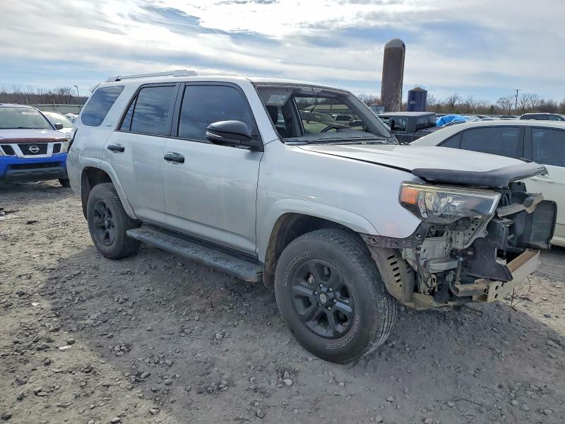 Photo 4 from auction – 2015 TOYOTA 4RUNNER SR with VIN JTEBU5JR9F5229999