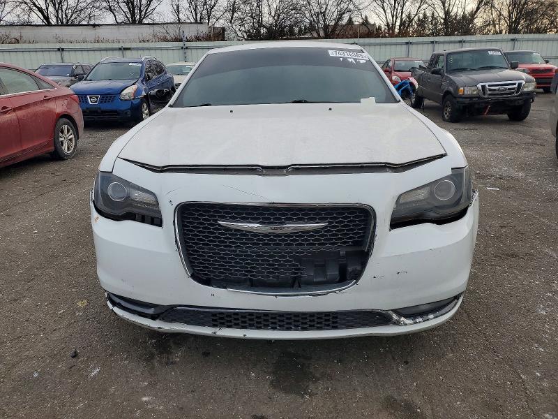Photo 5 from auction – 2015 CHRYSLER 300 S with VIN 2C3CCAGG8FH923123
