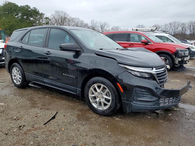 Photo 4 from auction – 2022 CHEVROLET EQUINOX with VIN 2GNAXHEV3N6100523