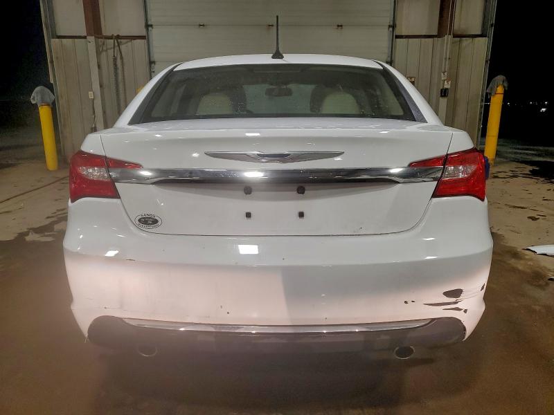 Photo 6 from auction – 2012 CHRYSLER 200 LIMITE with VIN 1C3CCBCG1CN122421
