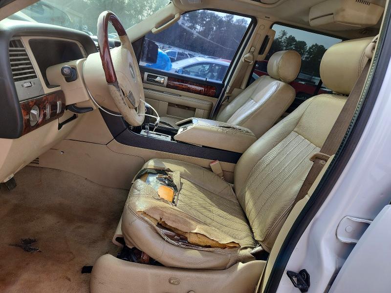 Photo 7 from auction – 2005 LINCOLN NAVIGATOR with VIN 5LMFU27555LJ15056