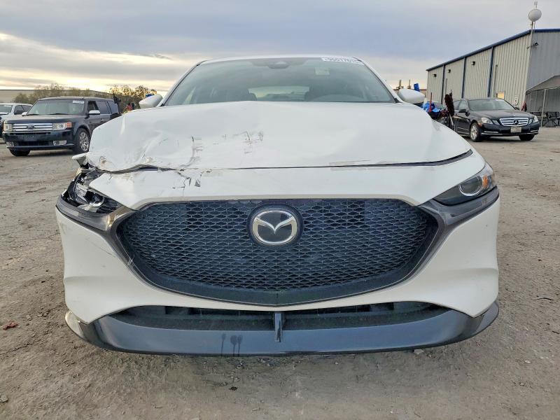 Photo 5 from auction – 2019 MAZDA 3 with VIN JM1BPAJM6K1132141