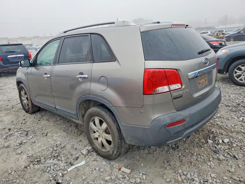 Photo 2 from auction – 2011 KIA SORENTO with VIN 5XYKT4A16BG065608