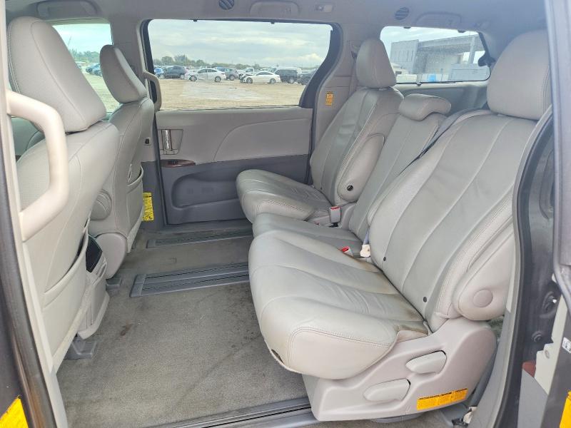 Photo 11 from auction – 2014 TOYOTA SIENNA XLE with VIN 5TDYK3DC5ES487624