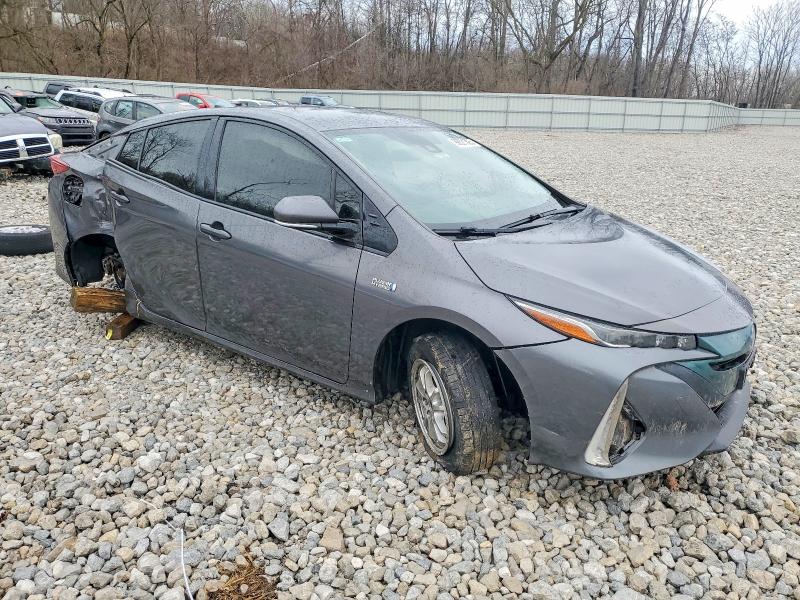 Photo 4 from auction – 2018 TOYOTA PRIUS PRIM with VIN JTDKARFP8J3079058