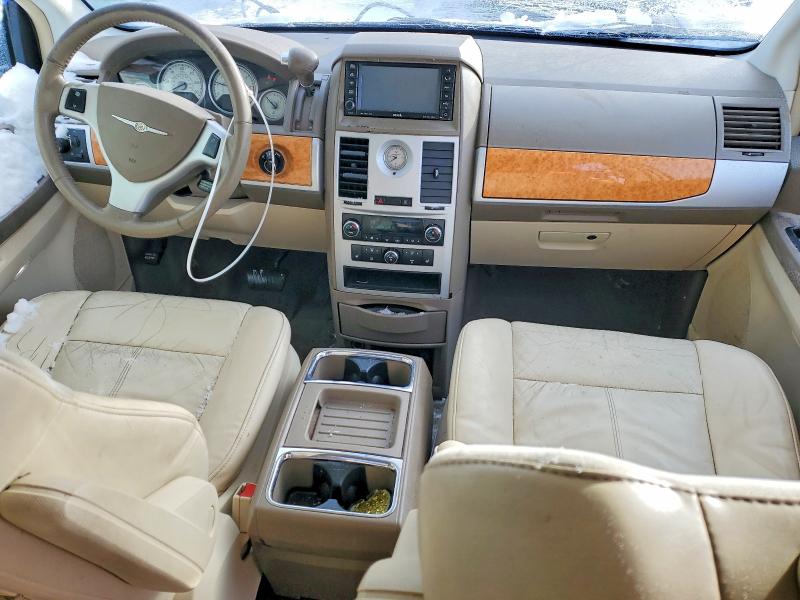 Photo 8 from auction – 2008 CHRYSLER TOWN & COU with VIN 2A8HR64X98R740918