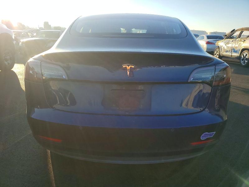 Photo 6 from auction – 2018 TESLA MODEL 3 with VIN 5YJ3E1EA9JF160760