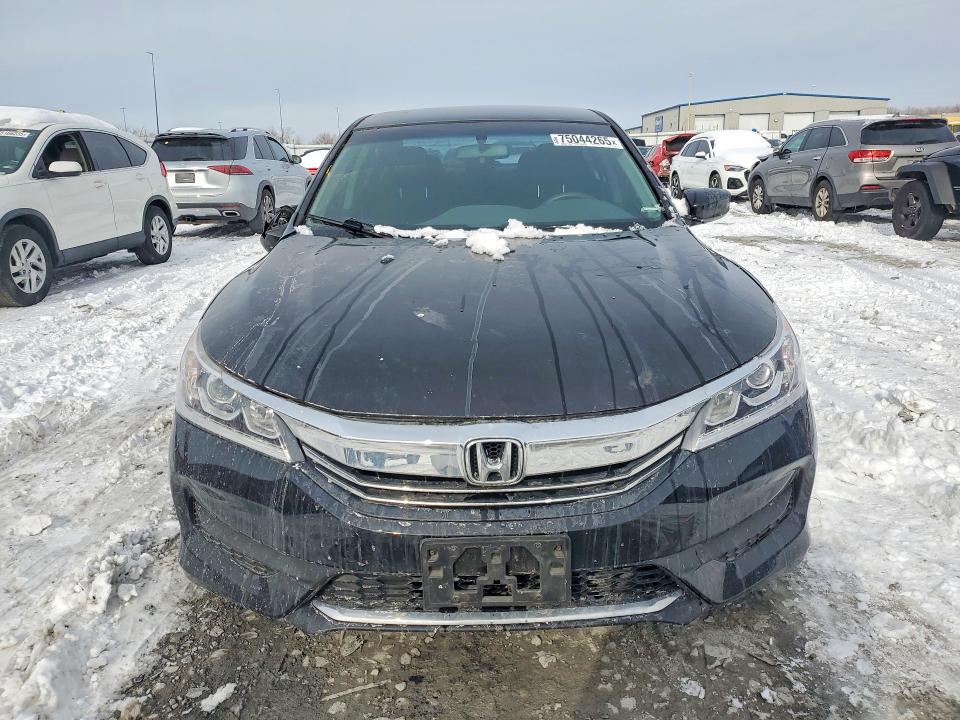 Photo 5 from auction – 2017 HONDA ACCORD with VIN 1HGCR2F33HA227805