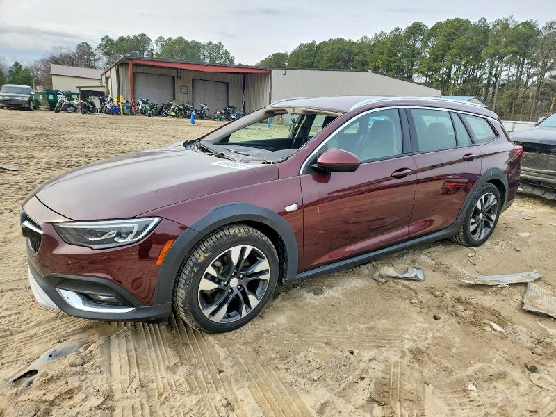 BUICK REGAL TOUR 2018 with VIN W04GU8SX2J1174539 - Photo from auction