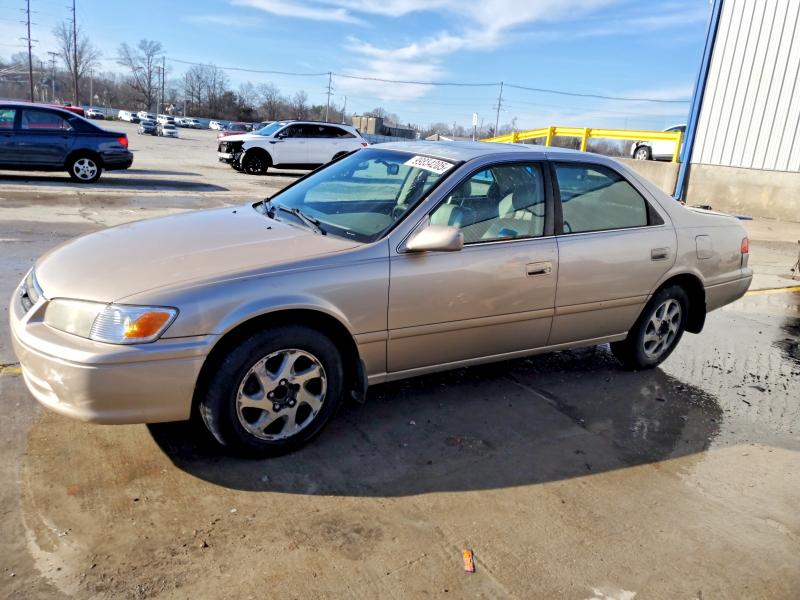 TOYOTA CAMRY CE 2000 with VIN 4T1BG22K2YU990258 - Photo from auction