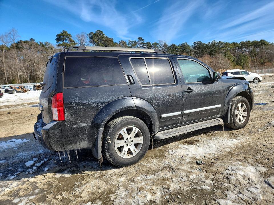 Photo 3 from auction – 2011 NISSAN PATHFINDER with VIN 5N1AR1NB0BC630625