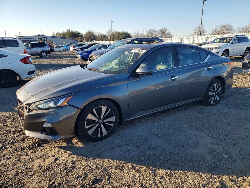 NISSAN ALTIMA 2019 with VIN 1N4BL4EVXKC141211 - Photo from auction