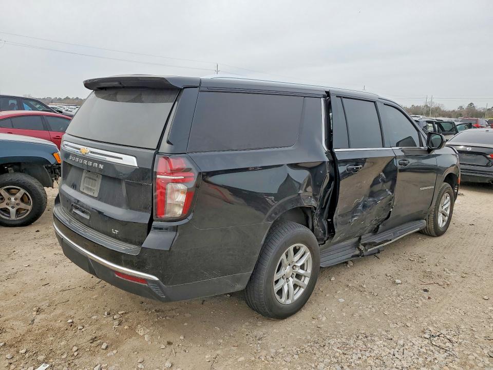Photo 3 from auction – 2023 CHEVROLET SUBURBAN with VIN 1GNSCCKD6PR105415