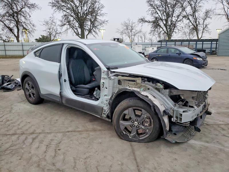 Photo 4 from auction – 2022 FORD MUSTANG MACH-E with VIN 3FMTK1RM7NMA13864