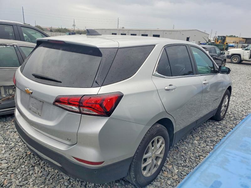 Photo 3 from auction – 2022 CHEVROLET EQUINOX LT with VIN 2GNAXJEV7N6131667