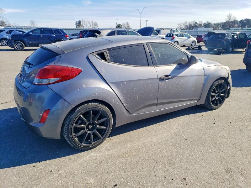 Photo 3 from auction – 2016 HYUNDAI VELOSTER with VIN KMHTC6AD5GU274768