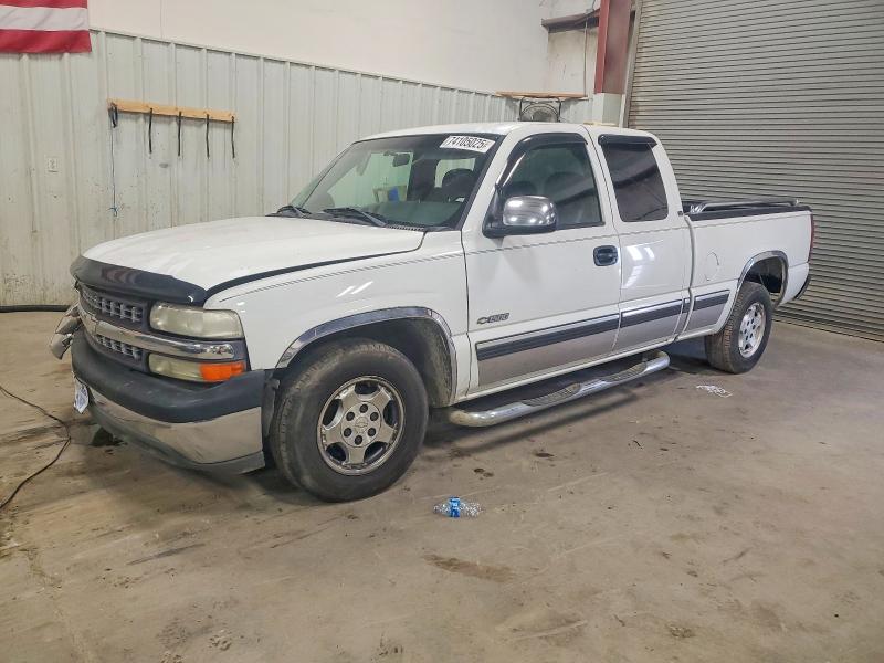 CHEVROLET SILVERADO 2001 with VIN 2GCEC19T811356153 - Photo from auction