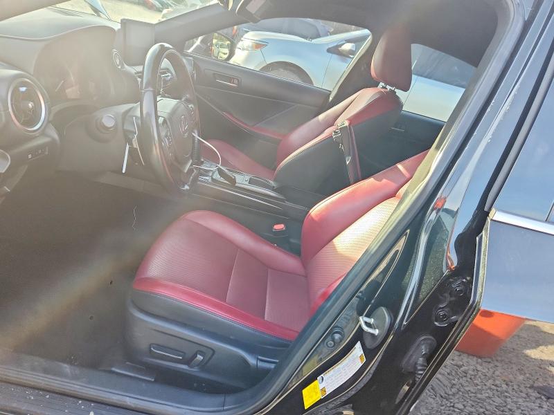 Photo 7 from auction – 2021 LEXUS IS with VIN JTHAA1D23M5116819