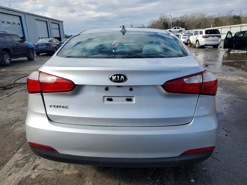 Photo 6 from auction – 2016 KIA FORTE LX with VIN KNAFX4A65G5500746