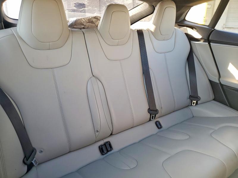 Photo 10 from auction – 2015 TESLA MODEL S 85 with VIN 5YJSA1H21FFP70400