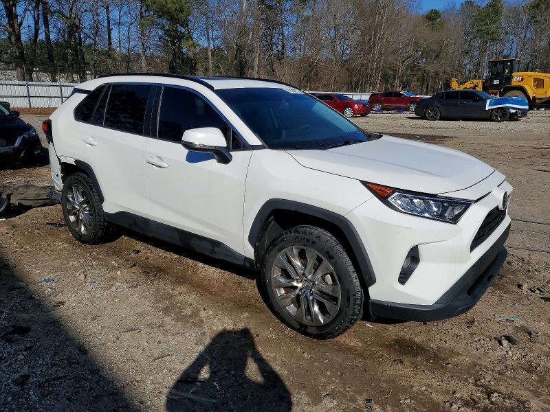 Photo 4 from auction – 2020 TOYOTA RAV4 with VIN 2T3C1RFV0LW063844