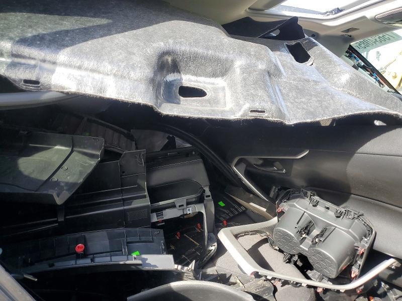 Photo 11 from auction – 2019 TOYOTA RAV4 with VIN 2T3W1RFV0KC013734