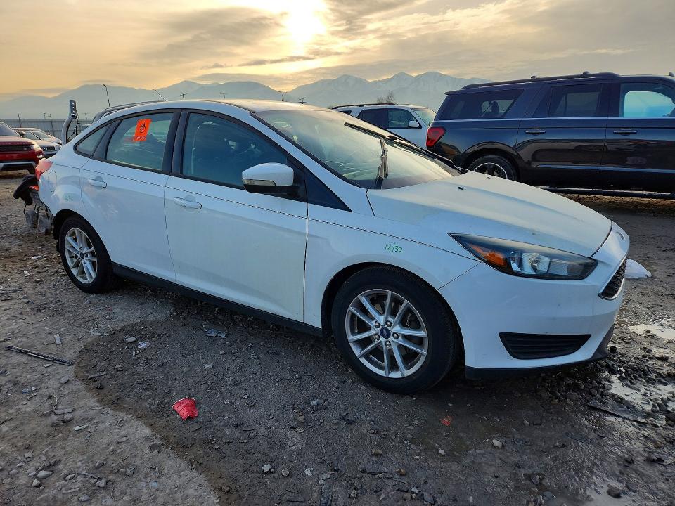 Photo 4 from auction – 2015 FORD FOCUS SE with VIN 1FADP3F28FL206025