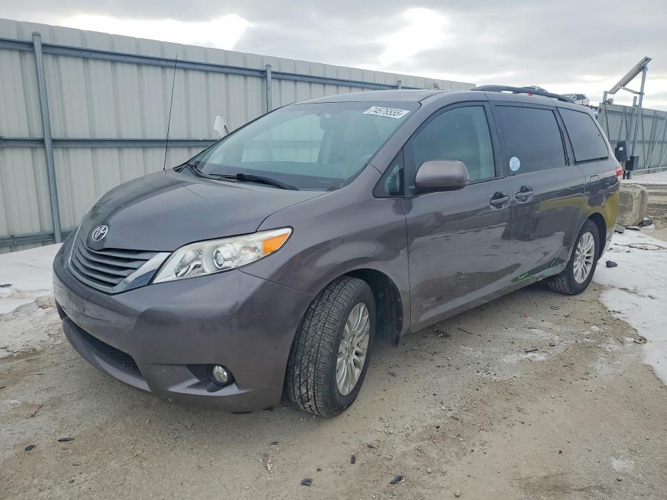 TOYOTA SIENNA 2012 with VIN 5TDYK3DC1CS276305 - Photo from auction