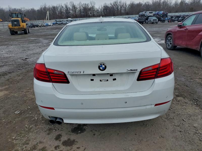 Photo 6 from auction – 2013 BMW 528 XI with VIN WBAXH5C51DDW12361