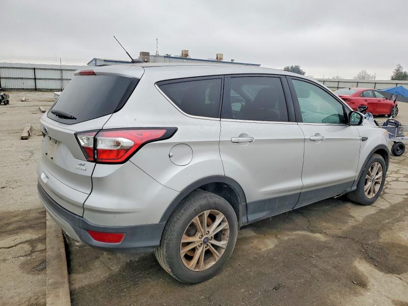 Photo 3 from auction – 2017 FORD ESCAPE with VIN 1FMCU0GD0HUE38768