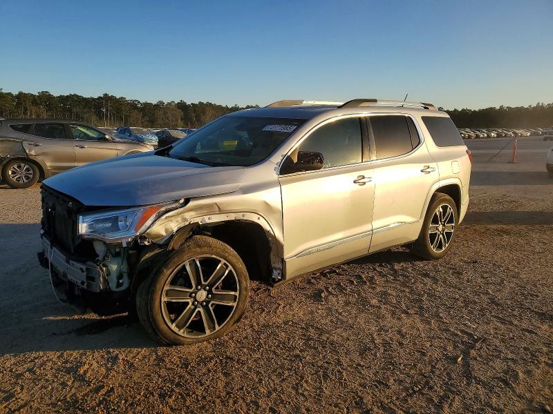 GMC ACADIA 2017 with VIN 1GKKNPLS8HZ268192 - Photo from auction