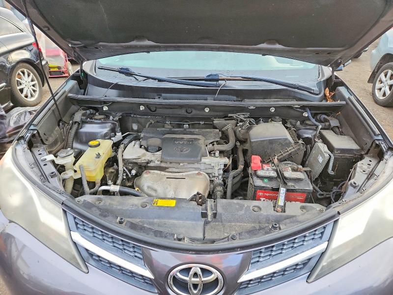Photo 12 from auction – 2014 TOYOTA RAV4 XLE with VIN 2T3RFREV5EW150946
