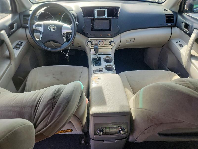 Photo 8 from auction – 2012 TOYOTA HIGHLANDER with VIN 5TDBK3EH9CS124756